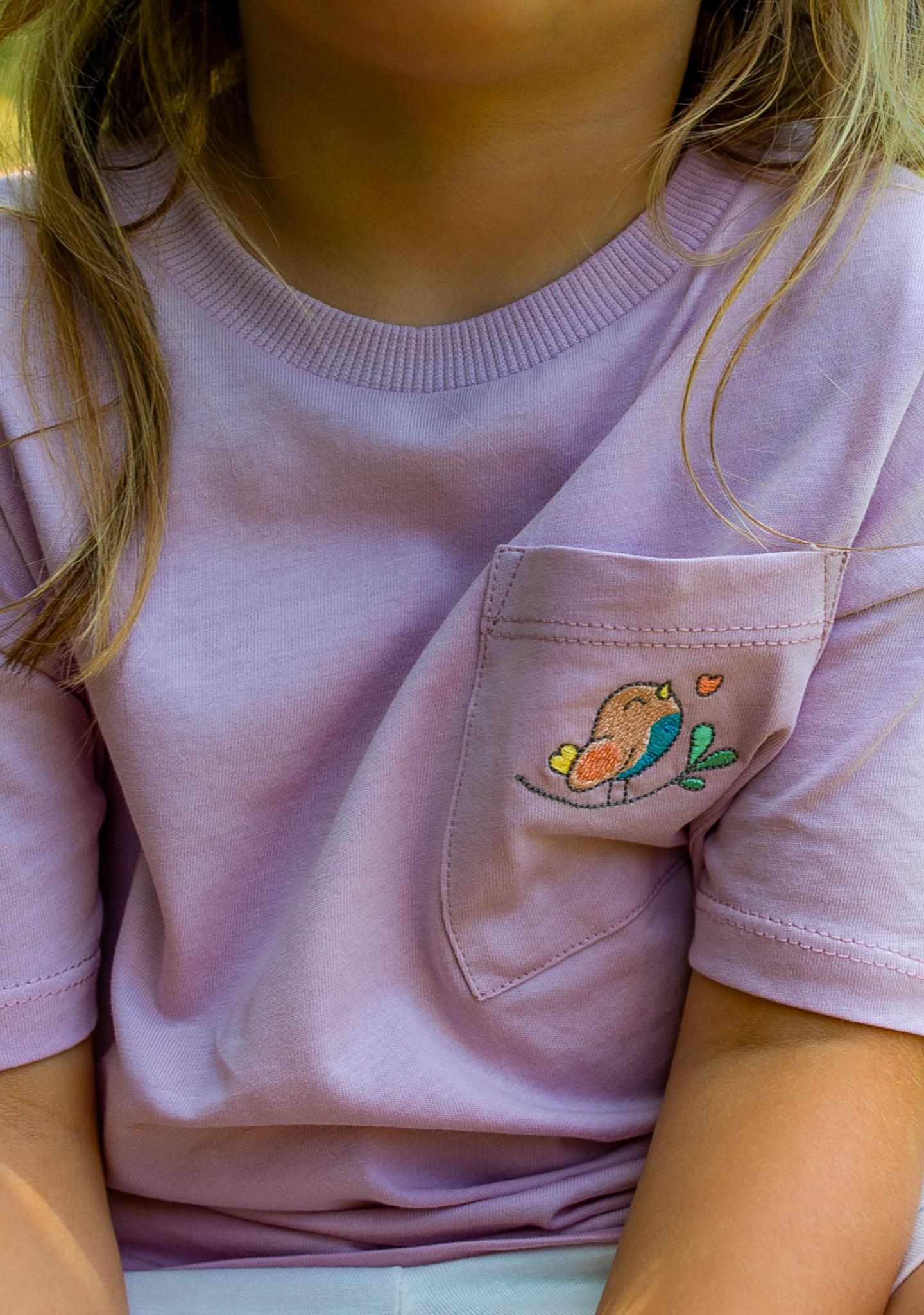 T-Shirt mit Brusttasche Flieder aus Baumwolle