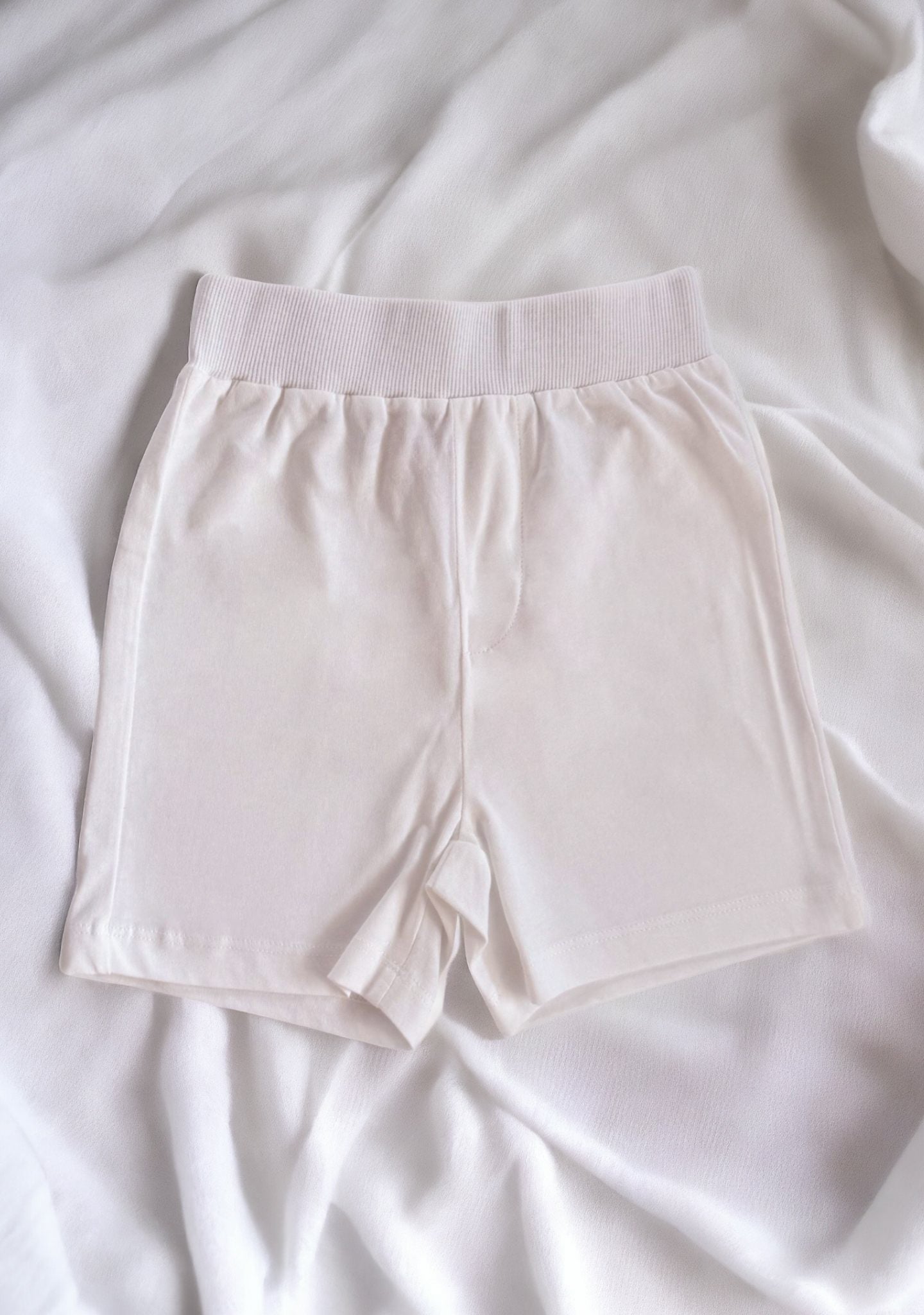 Shorts Naturweiß aus Baumwolle