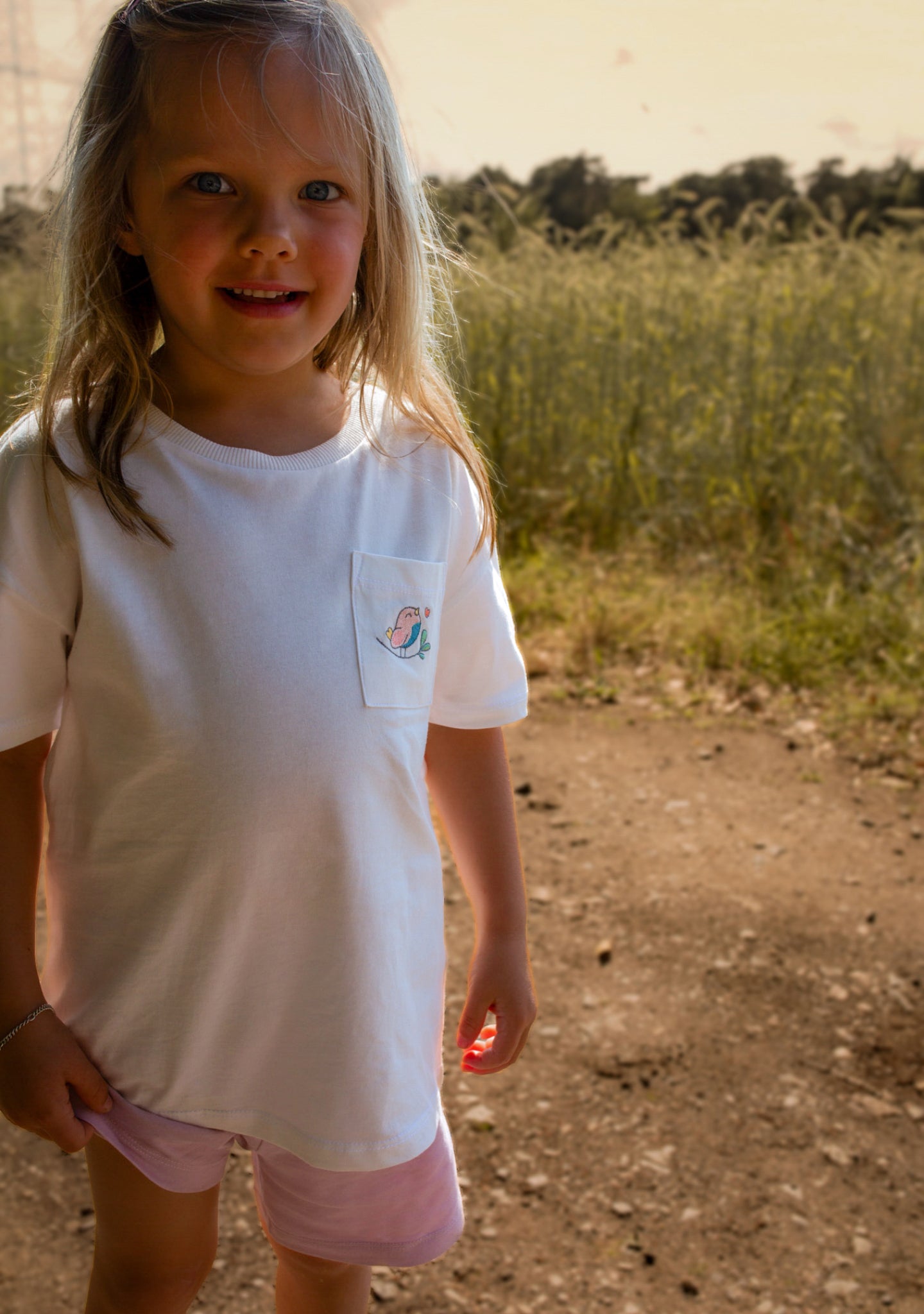 T-Shirt mit Brusttasche Naturweiß aus Baumwolle